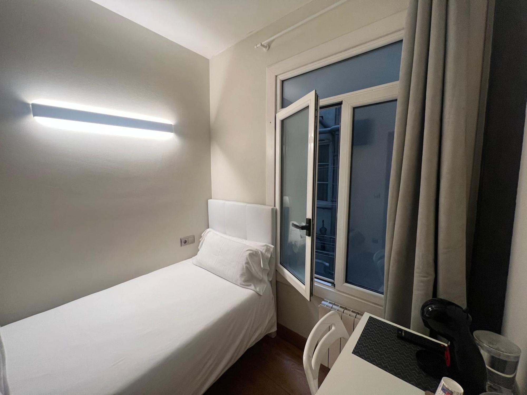 Pension Artea San Sebastián Esterno foto
