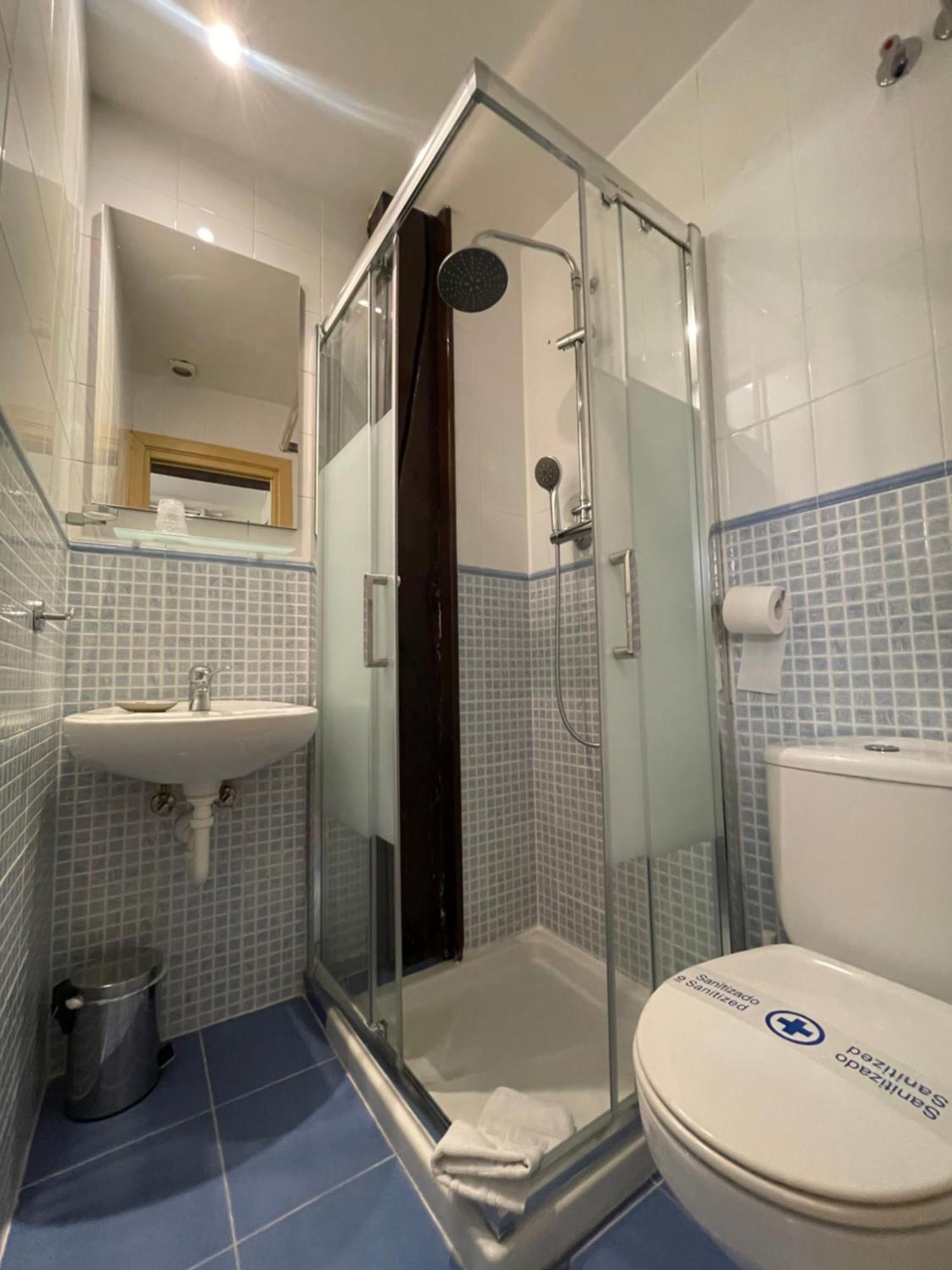 Pension Artea San Sebastián Esterno foto